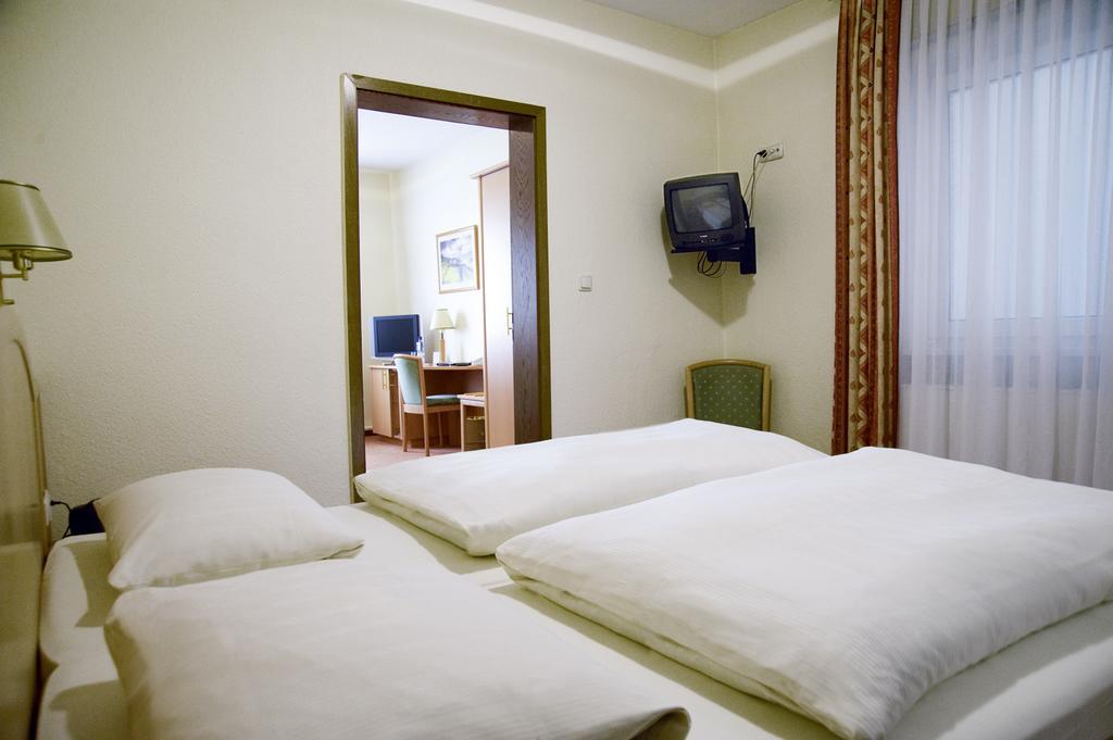 Hotel Am Schloss Darmstaedter Hof Bad Homburg vor der Höhe Pokój zdjęcie